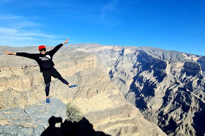 2-Days 1 Night Private Jebel Shams Tour - Fanja: a quick photo stop that actually sets the mood