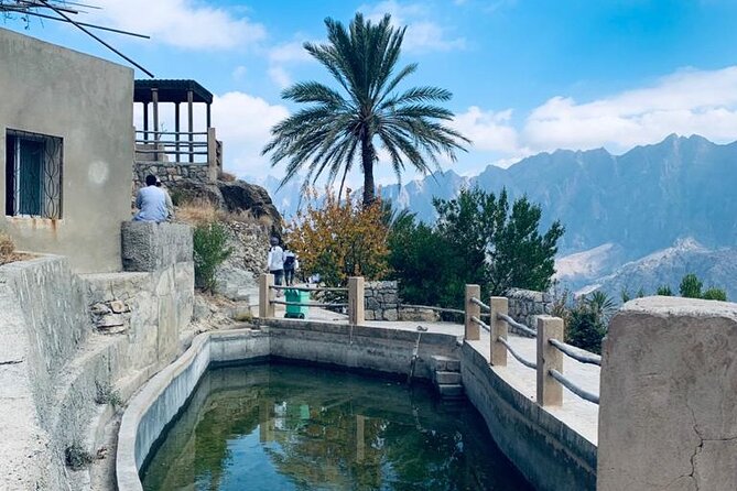 2 Days 1 Night Wakan Private Tour - Wadi Al Abyad, where an easy trek beats a big production