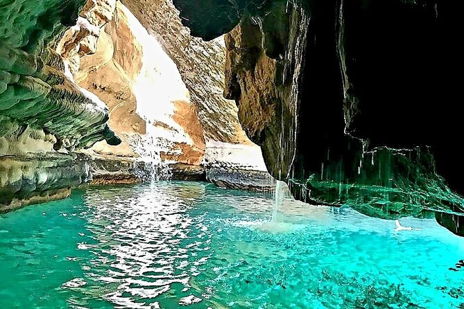 2 days and 1 night Private Tour in Wadi Shab to Wahiba Sands Desert - Morning start in Muscat: the day begins with smart stop timing