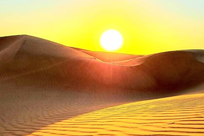 2 Days Private Wadi Shab Tour in Desert Safari - Sunrise on the Dunes: Why Day Two Starts Early