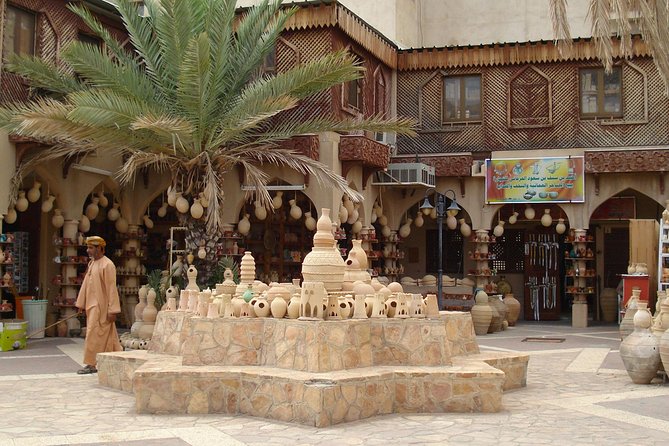 4 Days Package TOUR FARAH - Day 2: Nizwa Souq at dawn and the Wahiba Sands sand-and-sky night