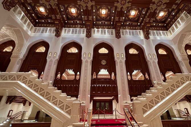4-Hour Muscat City Tour Afternoon Till Evening - Al Alam Palace: old Muscat’s official landmark mood