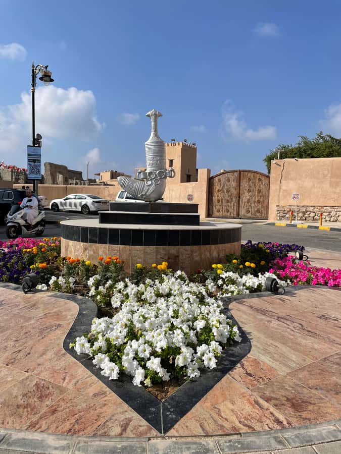 AMOUAGE: Full Day Private Trip to Nizwa and Al Jabal Akhdar - Lunch in Nizwa, a break that helps you keep your energy