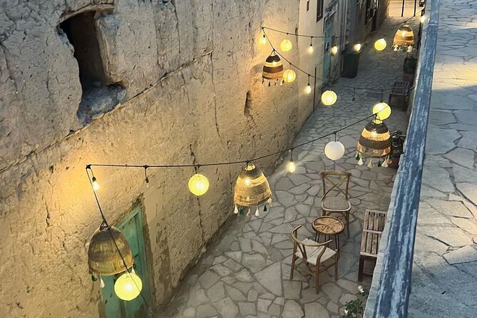 Day Tour to the Enchanting Forts of Nizwa - Driving Through Oasis Towns: The Middle of the Day Gives You Context