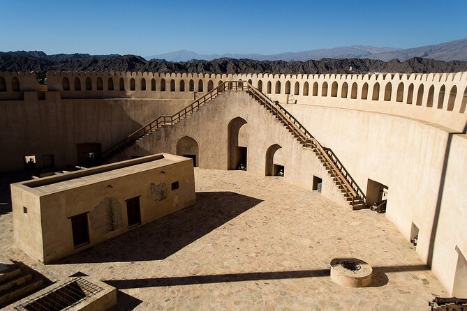 Day Tour to the Enchanting Forts of Nizwa - How the Tour Feels in Real Life: Guide Quality Makes or Breaks It