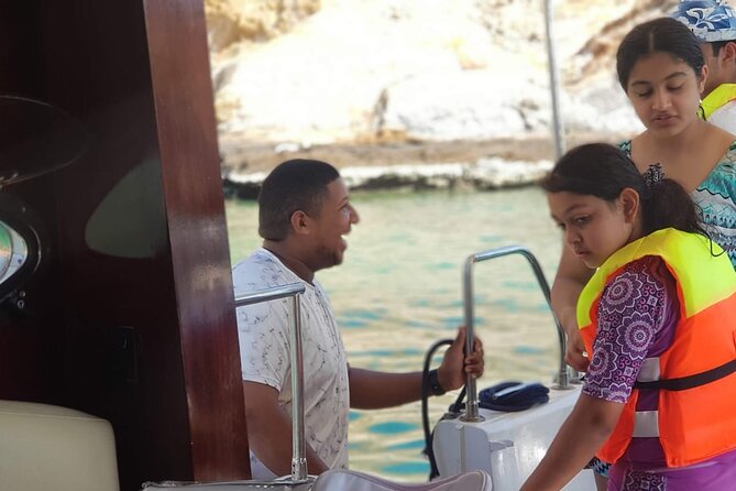 Daymaniyat Islands Snorkeling 2 different snorkeling sites and Lunch included - Who this tour suits best (and who might feel disappointed)