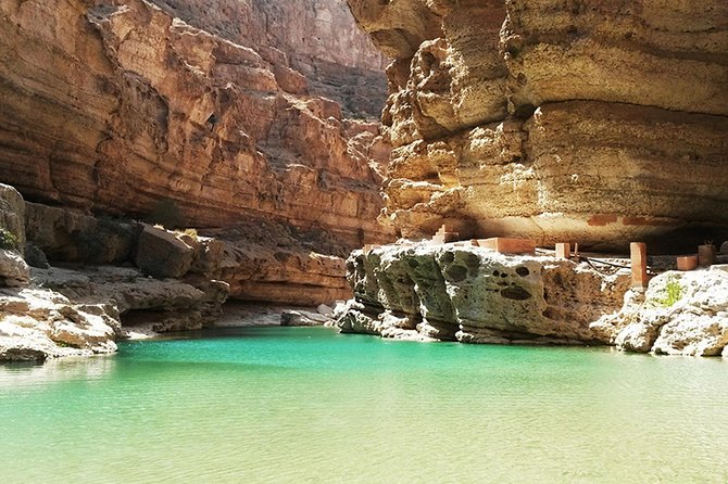 Discover the South and Wadi Shab from Muscat - Getting South: Pickup, Air Conditioning, and the Audio Guide System