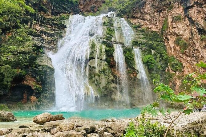 East Salalah Mountain Safari - Teeq Cave and Tawi Ateer sinkhole: the hour that feels like another world
