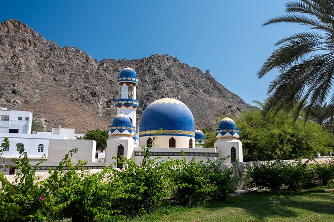 Enjoy a traditional Omani local style tour around Muscat - Al Alam Palace, Al Jalali and Al Mirani forts, and the Old Muscat setting