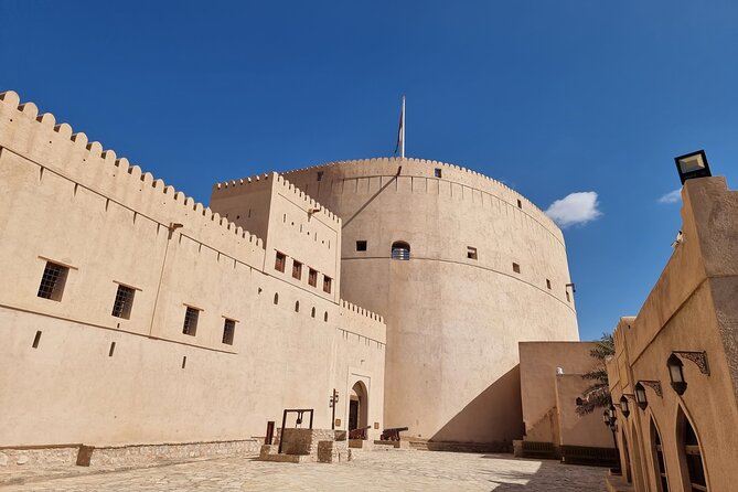 Enjoy the beauty of Fanja, Samail، Izki & Nizwa on a special trip - Why This One-Day Heart of Oman Route Feels Right