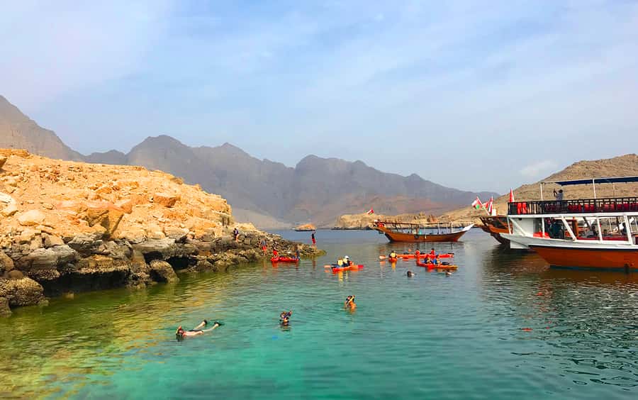 From Dubai: Musandam Khasab Tour with Boat Trip and Safari - The break in Khasab and lunch, how to handle the slow points
