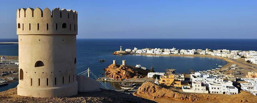 From Muscat: 4-Day Oman Highlights Tour - Day 1: Nakhl Fortress, Jebel Shams Roads, and Your Nizwa Overnight