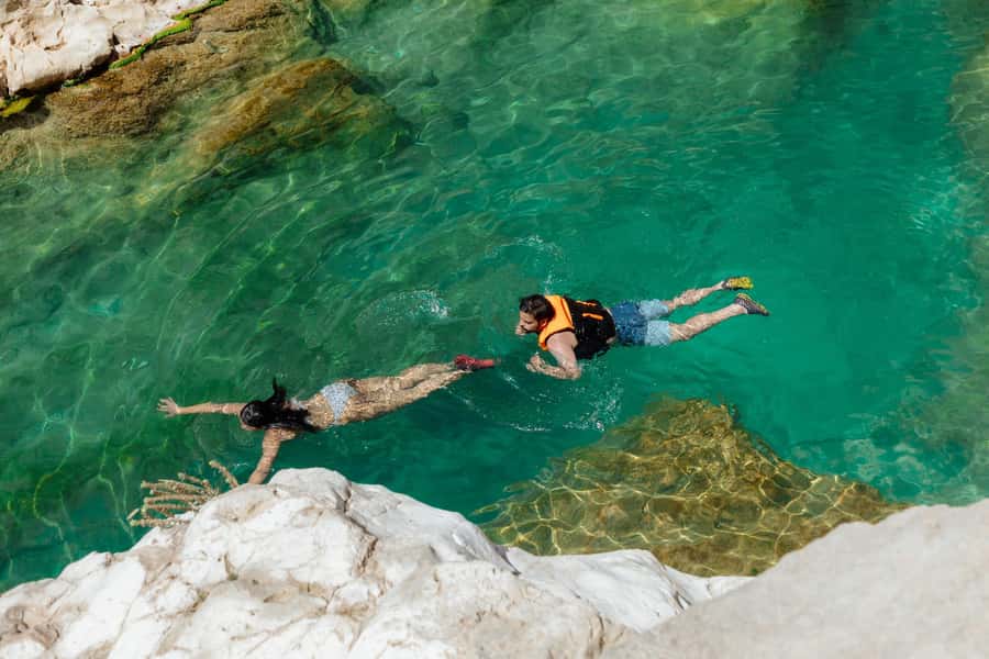 From Muscat: 6-Day Tour of City, Wadis, Desert & Mountains - Sur and the coast-to-fort contrast: culture with clear entry fees