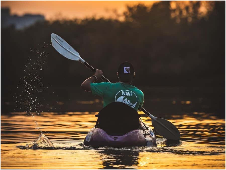 From Muscat: Al Qurum Beach Sunset Kayaking Experience - Why Al Qurum Beach at sunset is such a smart choice for kayaking