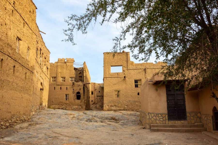 From Muscat: Full-Day to Nizwa-Misfat Al Abriyeen-Al Hamra - Nizwa Souq Shopping With a Real Weekly Rhythm