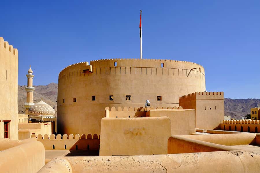 From Muscat: Nizwa & Al Hamra with Jebel Shams Night Stay - Al Hamra mud-brick houses and what a footpath walk teaches