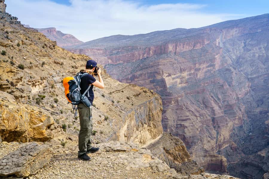 From Muscat: Nizwa and Jebel Shams Day Trip - Jebel Shams: the Mountain of the Sun and the canyon viewpoint