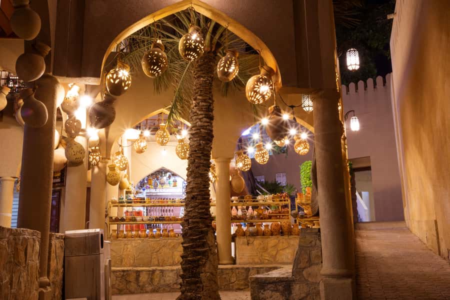 From Muscat: Nizwa Guided Tour with Optional Overnight Stay - Finishing the Evening: Starry Return to Muscat or an Overnight in Nizwa