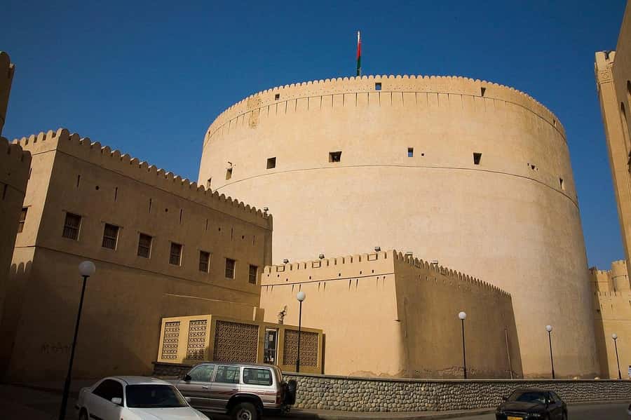 From Muscat: Private Nizwa and Jabel Akhdar-Shams with Lunch - From Muscat to Nizwa, Then Up Into the Mountains