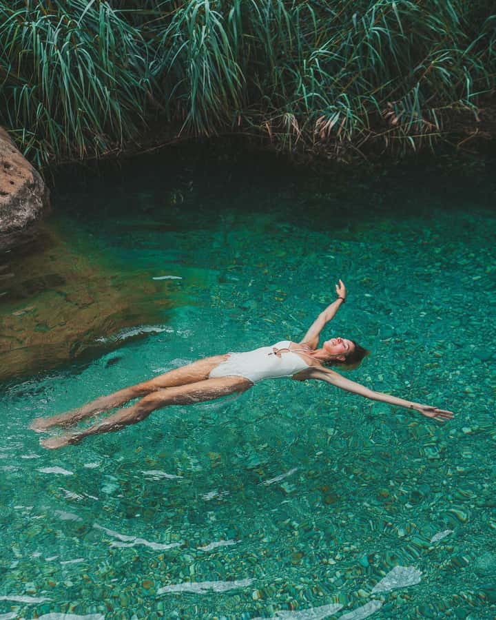 From Muscat:Private Wadi Shab and Bimmah SinkHole Tour - Wadi Shab plus Bimmah in about 4 hours