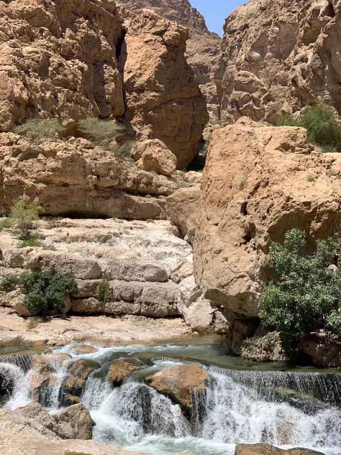 From Muscat: Wadi Shab & Sinkhole Private Tour & Free Lunch - What to bring (and what to wear) for a better wadi day