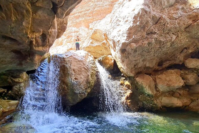 Full-Day Bimmah Sinkhole and Wadi Al Arbeieen Tour - Wadi Al Arbeieen: Freshwater Pools and the Untouched Feeling