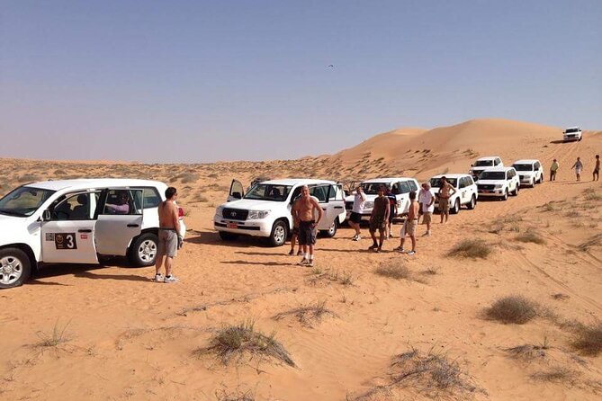 Full-Day Desert Safari Jeep Tour in Ash Sharqiyah Governorate - Wadi Bani Khalid: how the oasis part actually changes the day