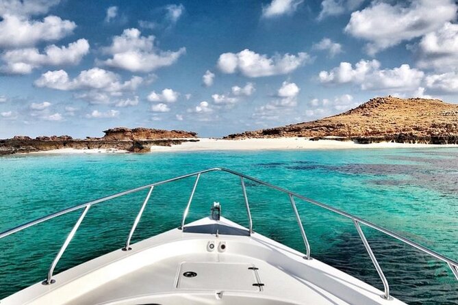 Full Day Dimaniyat Island Excursion - Small group up to 20: why that’s a plus on a boat day