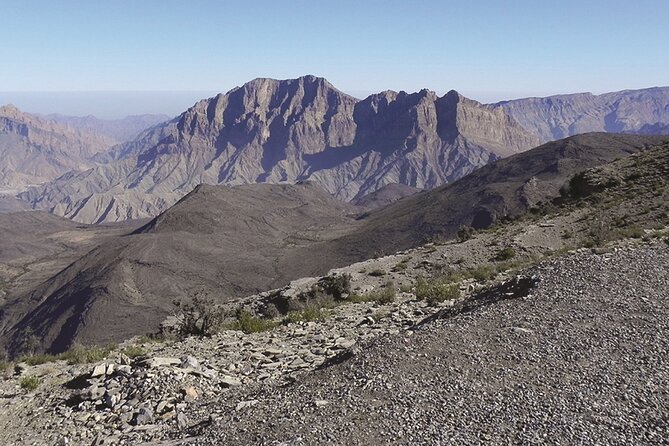 Full-Day Grand Canyon and Nizwa Tour by 4x4 - Oman’s Grand Canyon: Villages and Ancient Rock Carvings