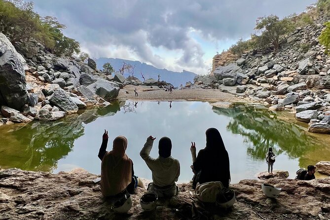 Full Day Guided Tour to Balcony Walk and Hidden Lake With Pickup Included - Hidden Lake: Mineral Water, Coffee, and Dates in the Mountains