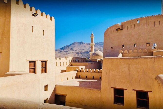 Full-Day Nizwa Fort, Bahla Fort and Jabreen Castle Private Tour - Jabrin Castle: Ya’rubid walls and palace paintings