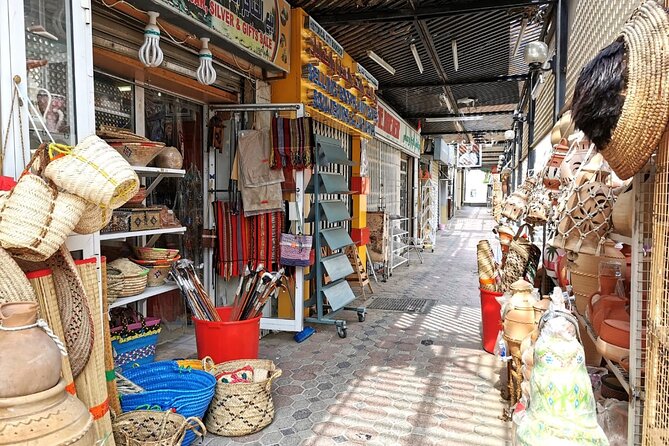 Full Day Nizwa & Jebel Akhdar Guided Tour - Price and value: $555 per group makes sense with the right plans
