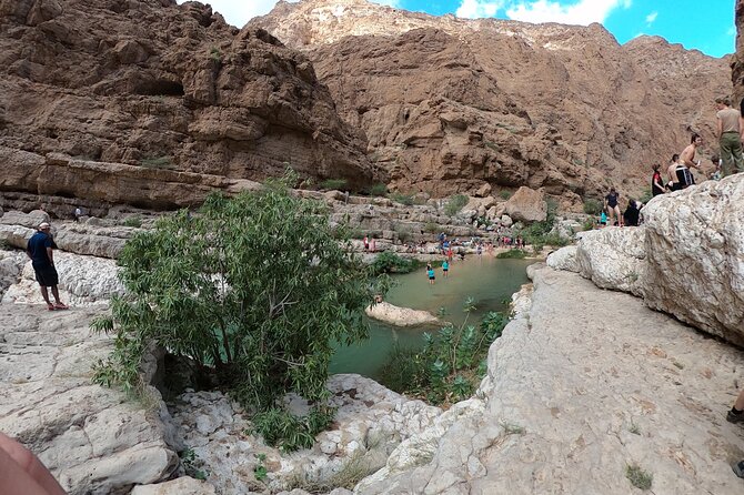 Full-day Private Guided Wadi Shab Tour in Oman - The guide matters: Qamber’s kind of service and why it shows