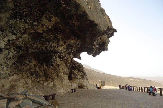 Full-Day Private Salalah West Tour with Lunch - Getting around, timing, and what to bring for an 8-hour beach-and-cave day