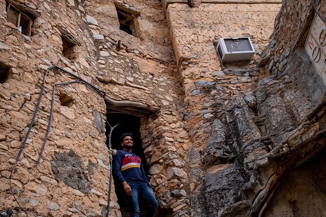 Full-day private tour- Nizwa and Jabal Akhdar - Hanging Gardens and the Falaj System, Plus Diana Point Views