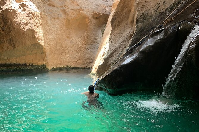 Full Day Private Tour to Wadi Shab and Bimmah Sinkhole - Guides who focus on safety, pacing, and local stories