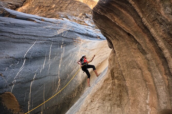Full Day - Snake Canyon Adventure Tour in Jebel Shams region - Abseiling about 25 meters: the moment most people remember