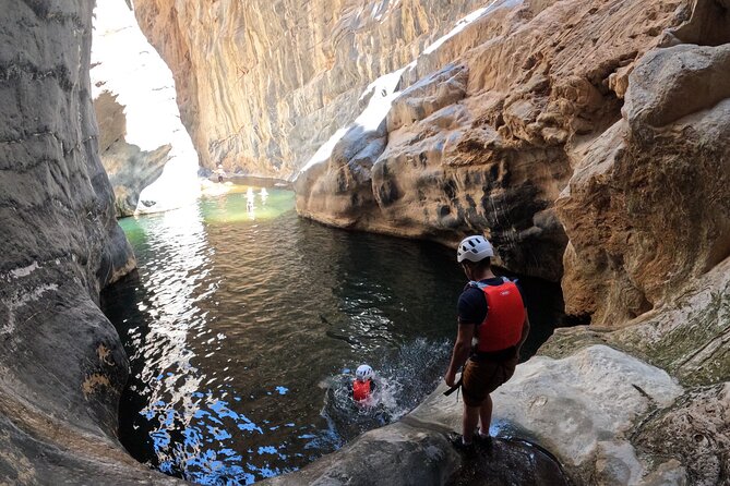 Full Day - Snake Canyon Adventure Tour in Jebel Shams region - Who this private Snake Canyon adventure is best for