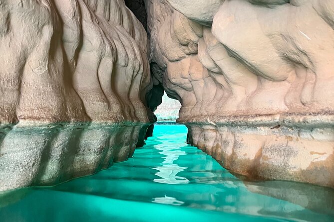 Full-Day Wadi Shab and Bimmah Sinkhole Tour - Wadi Shab: Green Pools, Shade, and the Keyhole Cave Moment
