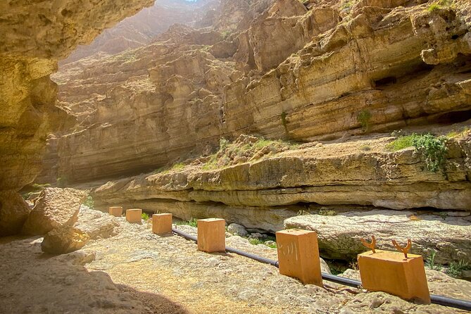 Full-Day Wadi Shab and Bimmah Sinkhole Tour - How to Get the Most From Your Swim-And-Rock Day