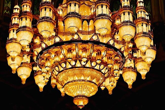 Half-Day Private Guided Muscat City Sightseeing Tour - Qurum Beach Photo Stop, Omani Bread, and Karak Tea