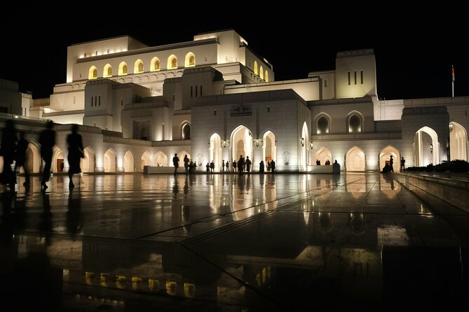 Half-Day Private Tour in Muscat - Mutrah Souq tastings, Omani bread, sweets, tea, and coffee