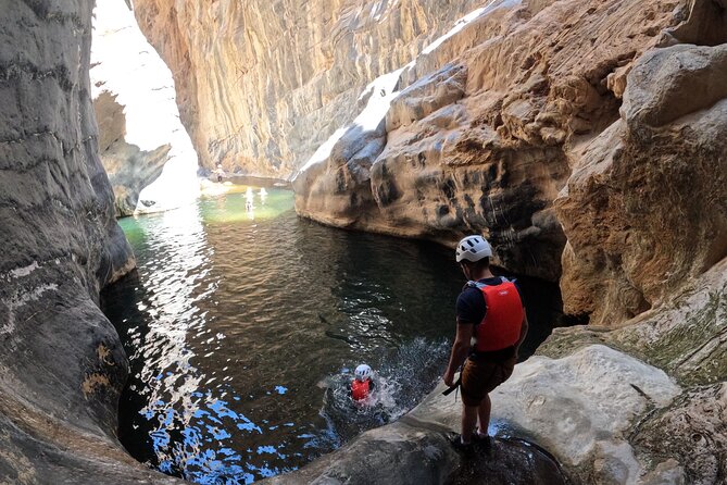 Half Day - Snake Canyon Adventure Tour in Jebel Shams - Guides make the difference: what the reviews point to