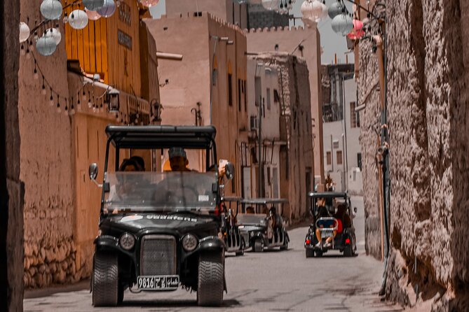 Heritage private Tour by classic carts - Al Bustan Inn and the Nearby Souk Pass-By