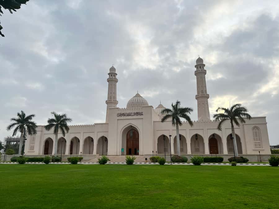 Historical Salalah City Tour with Culture, Food & Shopping - Haffa Souq (Souq Al hisn): Frankincense Shopping With Real Smells and Better Guidance