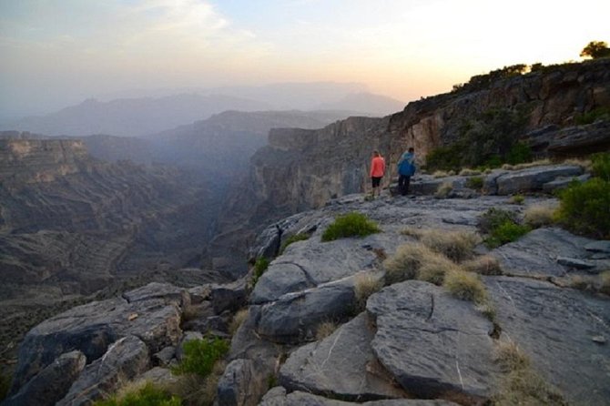 Jabl Shams with Nizwa for tours and sightseeing - How the 7 to 9 hour Muscat route actually works