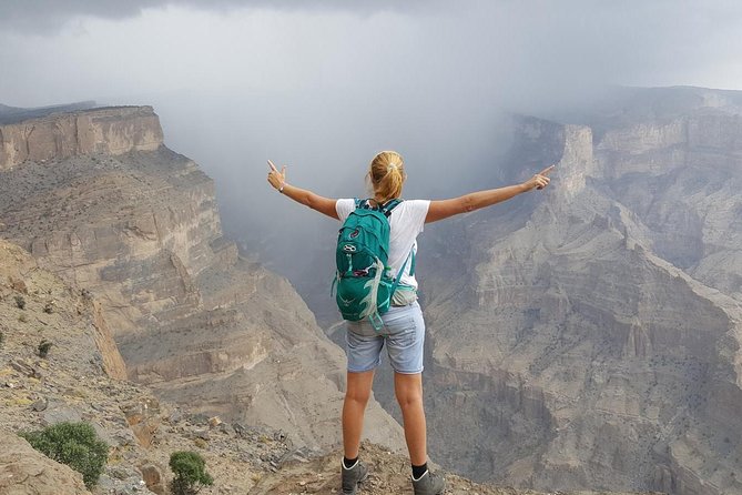 Jabl Shams with Nizwa for tours and sightseeing - Jebel Shams: the highest peak area, time for photos, and what you should do with it