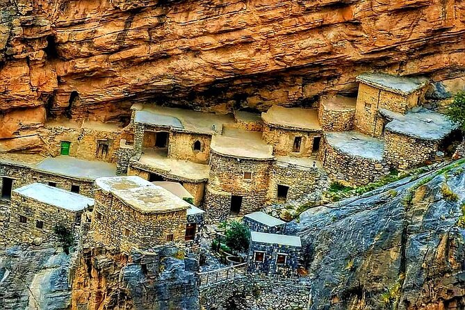 Jebel Akhdar Al Suwjara - Birkat Al Mouz Ruins - Private Full Day Tour - Al Suwjara old and new village: cliff life, mud and stone, and Cliff Guest House