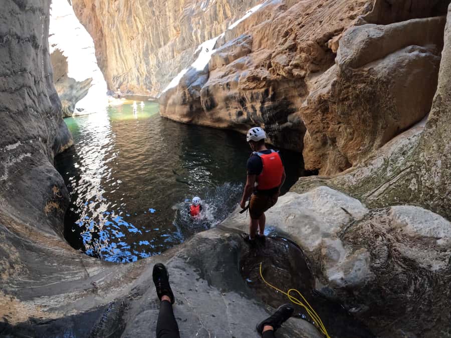 Jebel Shams: Full Day Adventure Tour through Snake Canyon - Snake Canyon: What This Adventure Actually Feels Like