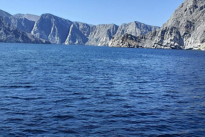 Khasab Dhow cruise-Half day with summing, dolphin watching - Why this Khasab half-day dhow cruise works so well
